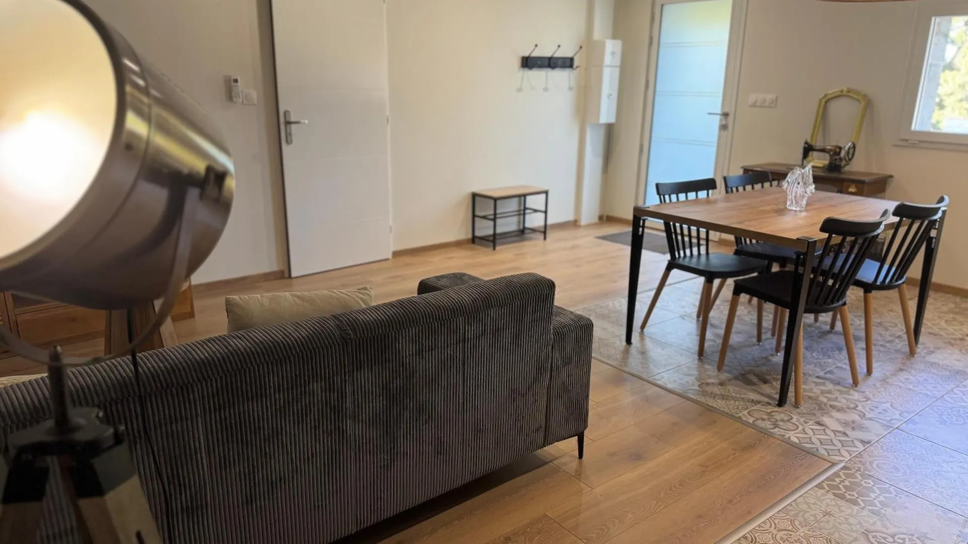Charbonnier Apartment Chateauneuf-du-Rhone 0*,